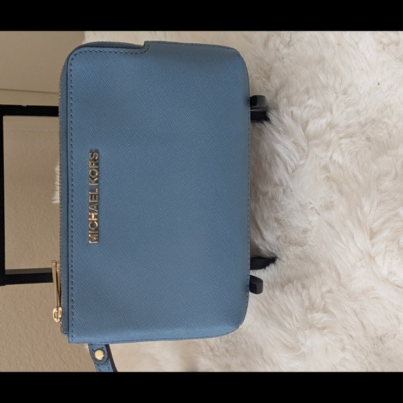 Michael Kors  Jet Set Double Wristlet Blue Like New